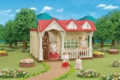 Calico Critters Sweet Raspberry Home Gift Set, Dollhouse Playset With 3 Collectible Figures, Furniture And Accessories
