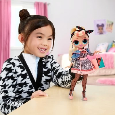 L.O.L. Surprise! OMG To-Go Diner Playset With 45+ Surprises 3 L.O.L. Surprise! OMG To-Go Diner Playset With 45+ Surprises