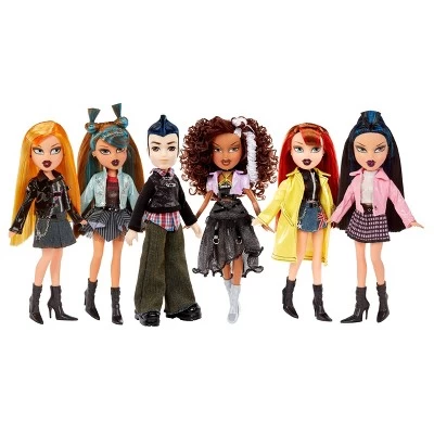 Bratz Pretty ‘N’ Punk Yasmin Fashion Doll With 2 Outfits And Suitcase 7 Bratz Pretty ‘N’ Punk Yasmin Fashion Doll With 2 Outfits And Suitcase - Image 5